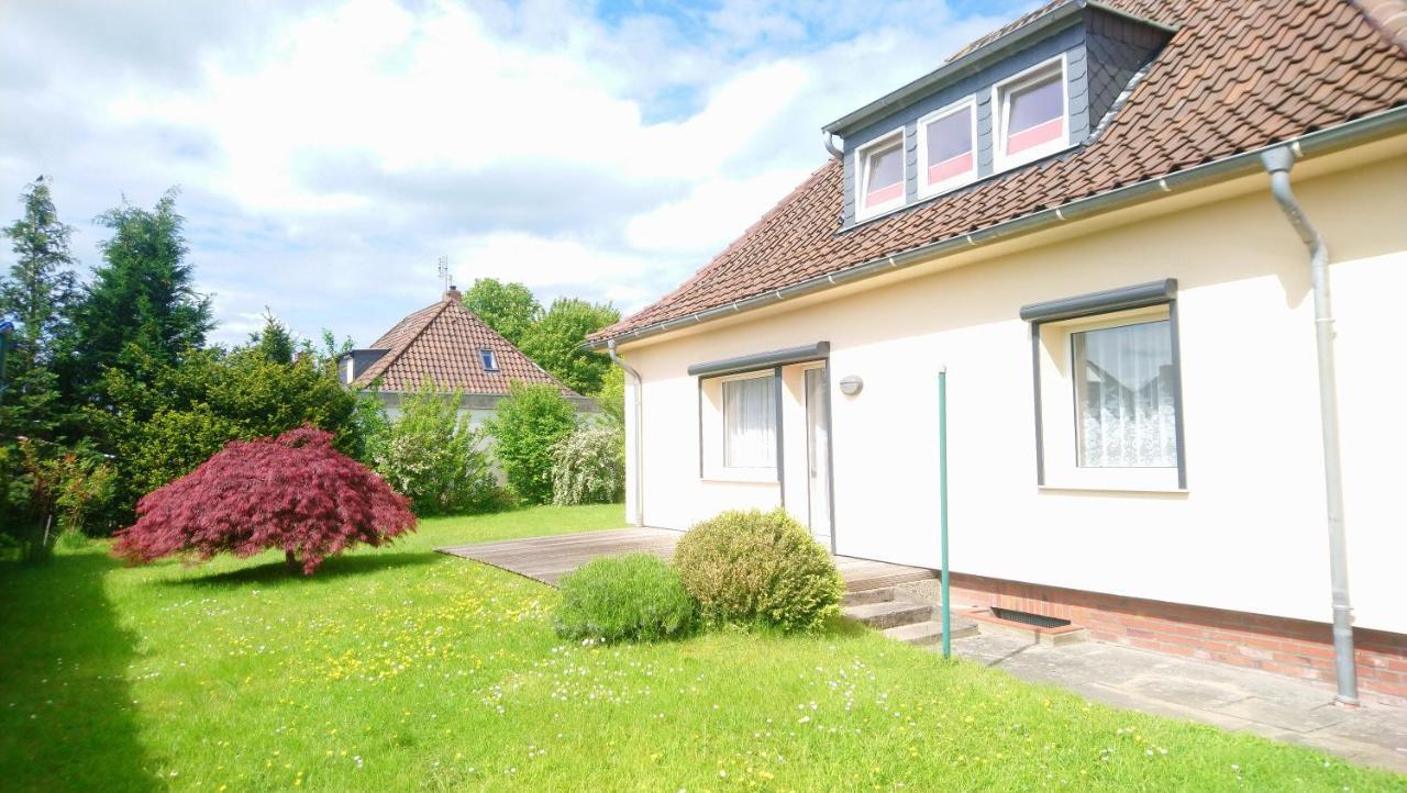 Gaestehaus „Barbara” Mit Garage In 26919 Brake Brake  Exterior photo